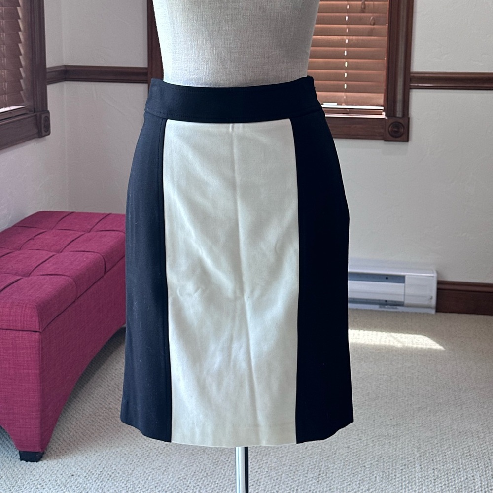 White House Black Market Black and White Pencil Skirt